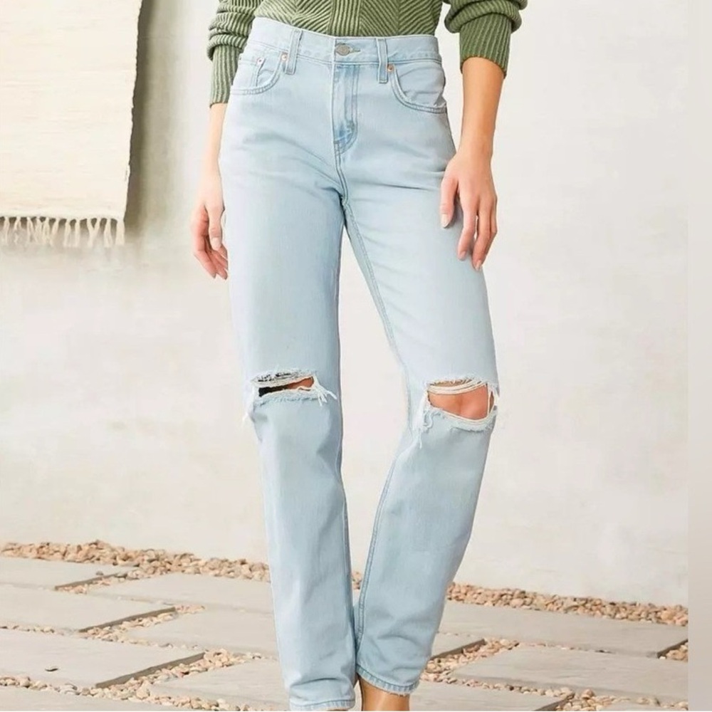 Levi's Lo Pro Straight Light Blue Distressed‎ Slouchy Mid Rise Denim Jeans